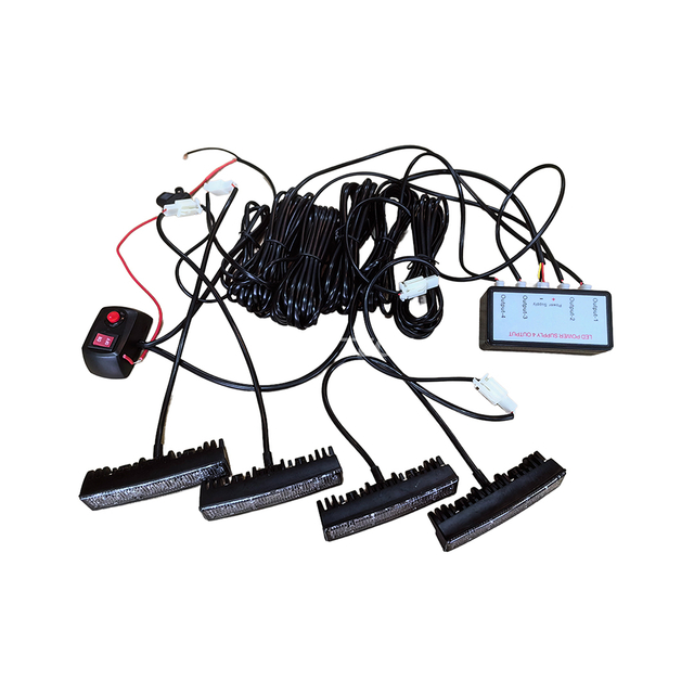 Parrilla con cuatro luces intermitentes, una caja de control y luces estroboscópicas para vehículos